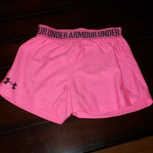 Neon pink girls under armour athletic short size m